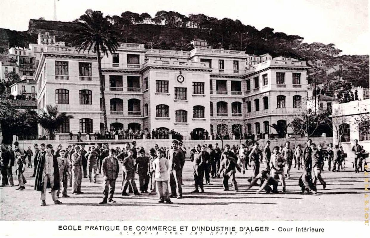 Alger - Rue de Lyon - Ecole de Commerce et Industrie - Cour.jpg